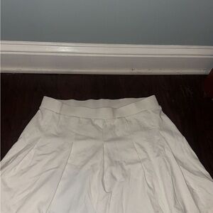Chic White Pleated Skirt